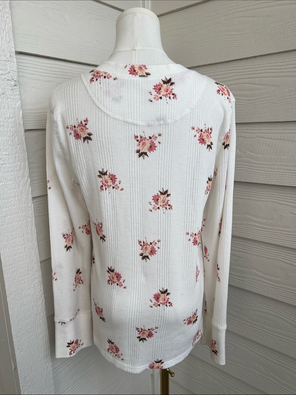 aerie White Long-Sleeve Henley with Pink Floral Print - Picture 3 of 7